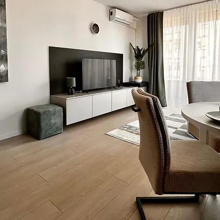 شقة Diana ترنافا