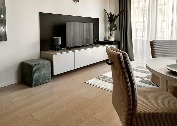 アパート Diana トルナヴァ