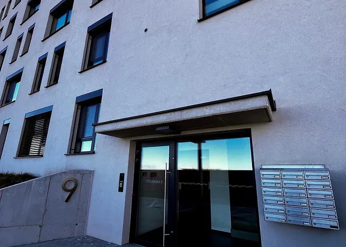 アパート Diana トルナヴァ